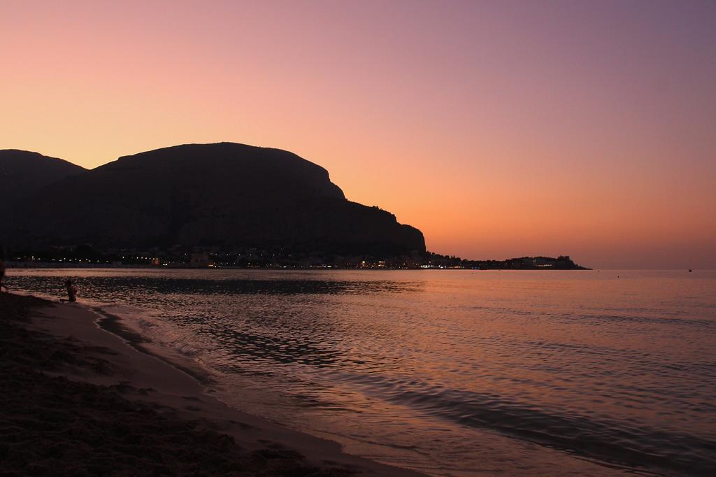 Appartamento La Torretta Mondello Habitación foto